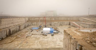 Zajlanak az első beton öntésének előkészületei Zajlanak az első beton öntésének előkészületei