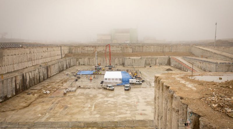 Zajlanak az első beton öntésének előkészületei Zajlanak az első beton öntésének előkészületei