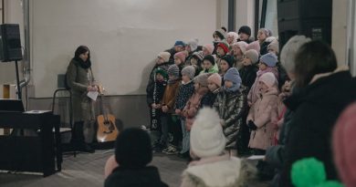 Adventi hangolódás a közösség jegyében a katolikus iskolában