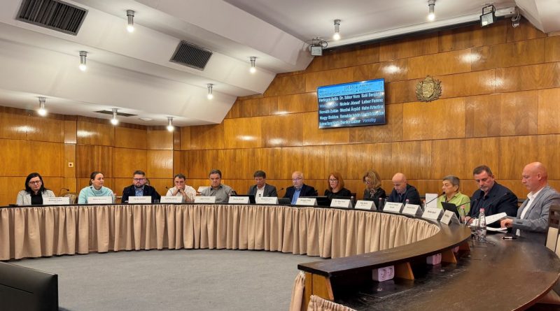 Paks Város Önkormányzata képviselő-testületének állásfoglalása a paksi atomerőmű üzemidő-hosszabbításáról és a Paks II. beruházásról