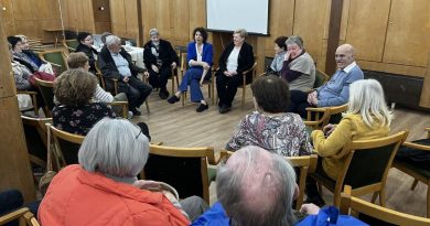 Országjárása során Pakson is kampányolt Dobrev Klára Országjárása során Pakson is kampányolt Dobrev Klára