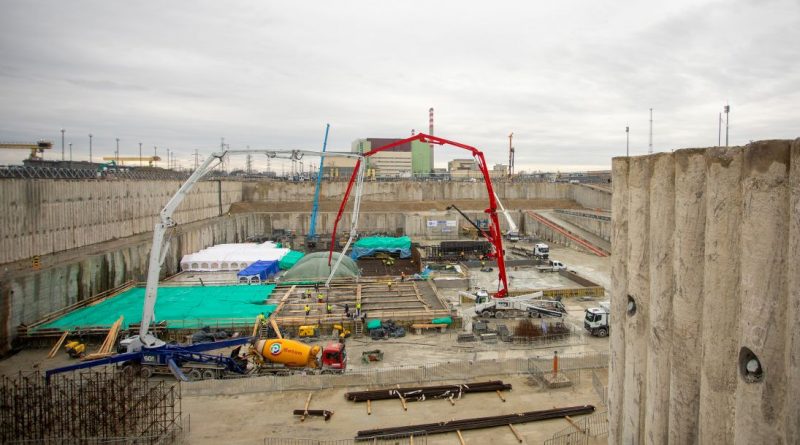 Ütemezetten halad az alaplemez kivitelezése Ütemezetten halad az alaplemez kivitelezése