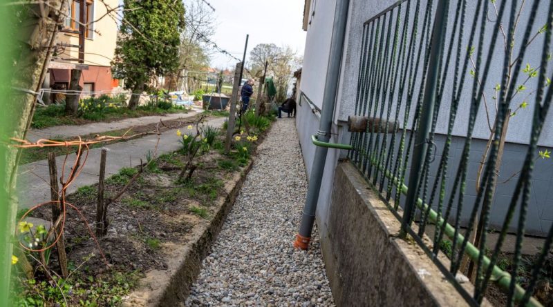 Átépítették a csapadékvíz-elvezetőt Átépítették a csapadékvíz-elvezetőt