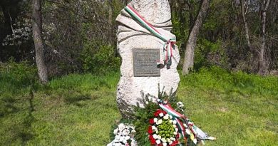 Jámbor Pál Baráti Kör – Megemlékezés a repülős emlékműnél