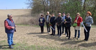 A hősökre emlékezni kell