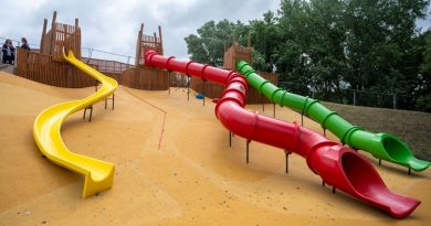 Új közösségi térrel gazdagodott Paks: elkészült a csúszdapark
