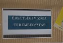 Károly Róbertnek örültek az érettségizők a gimnáziumban