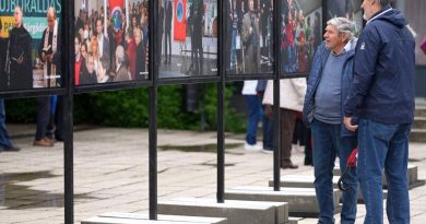 Szabadtéri fotókiállítás negyed század pillanataiból