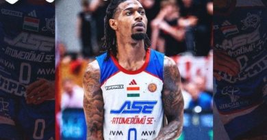 Ismét piros-kék mezben Jay Jay Chandler Ismét piros-kék mezben Jay Jay Chandler