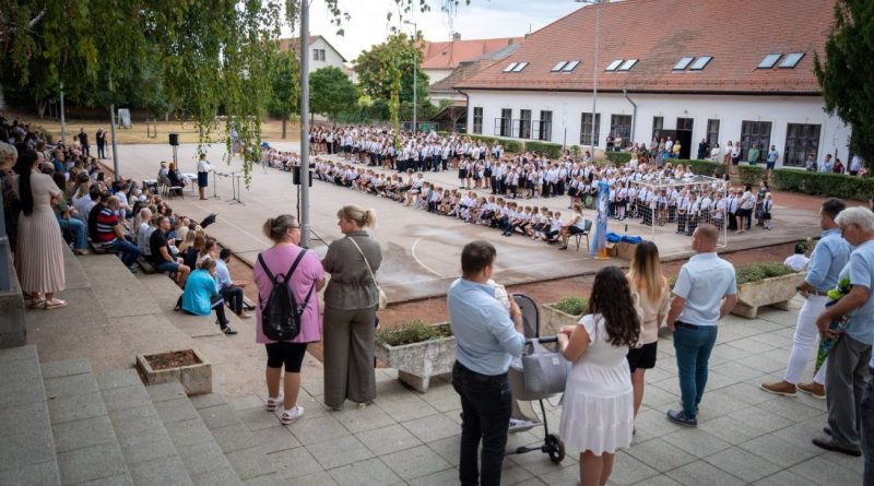 Megkezdődött az új tanév Megkezdődött az új tanév