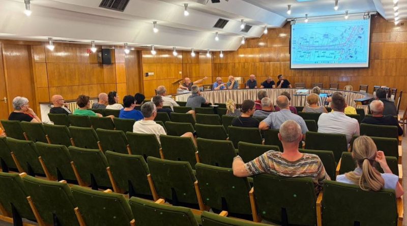 Lakossági fórumot tartottak a Hajnal utca felújításáról Lakossági fórumot tartottak a Hajnal utca felújításáról