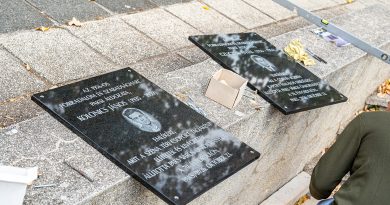 Emléktábla az 1956-os paksi áldozatoknak